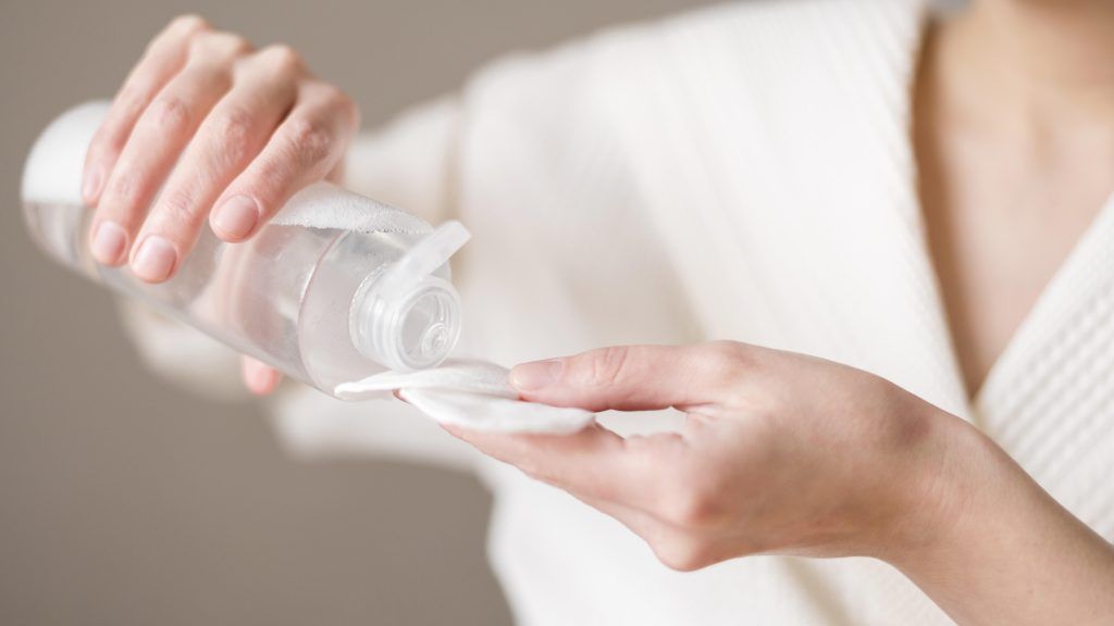 close-up-micellar-water-1024x576.jpg